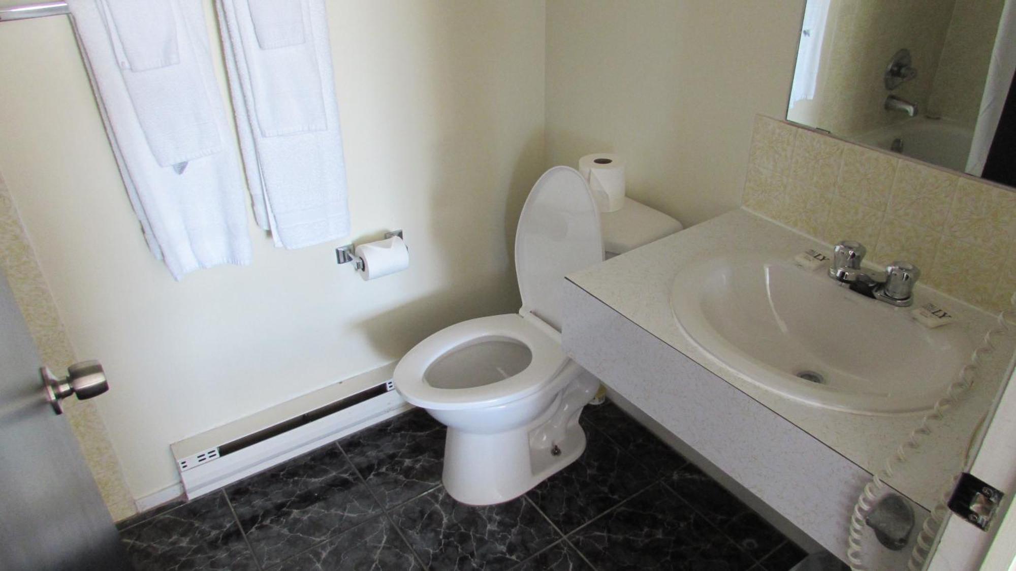 The Fort Nashwaak Motel フレデリクトン 部屋 写真