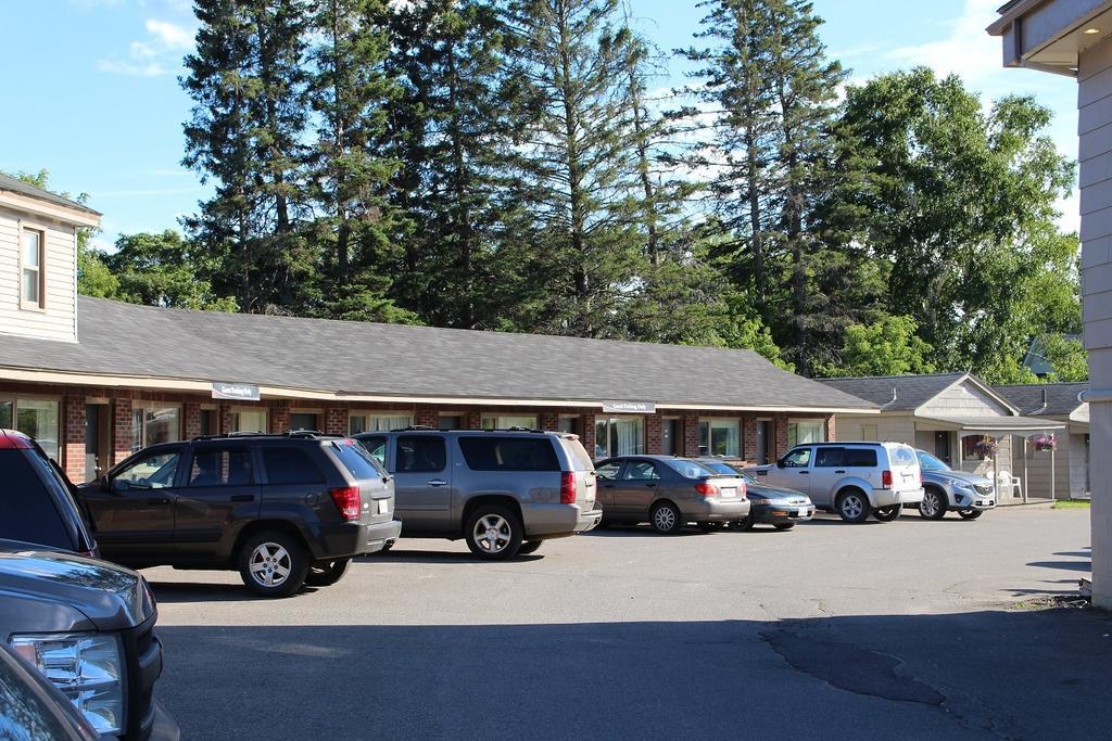 The Fort Nashwaak Motel フレデリクトン エクステリア 写真