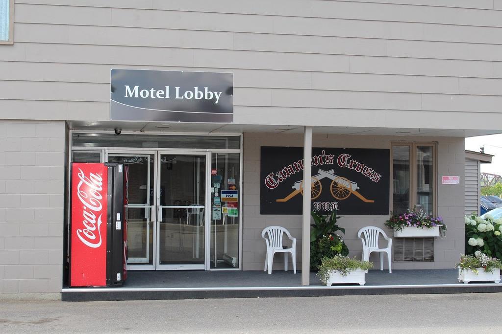 The Fort Nashwaak Motel フレデリクトン エクステリア 写真